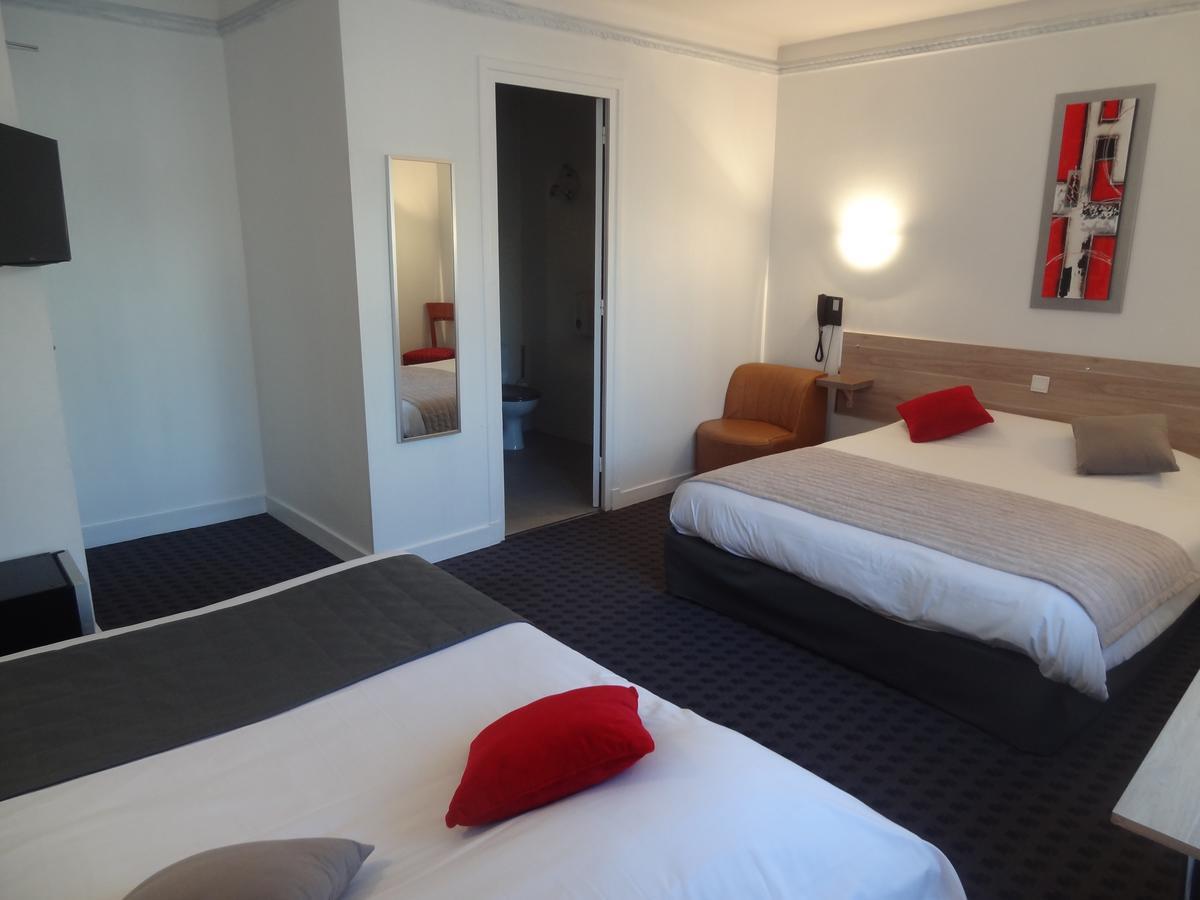 Les Ambassadeurs Hotel Saint-Chamond Exterior foto